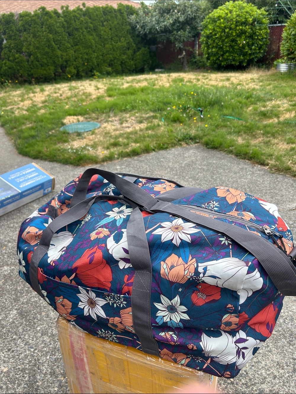 Kavu Floral Duffle Bag with 3 Large Pockets and one Large side size 30”x13”x15”